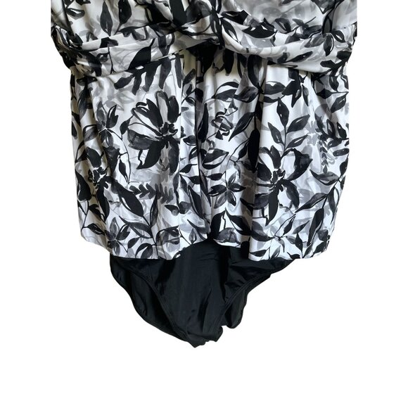 New! Swimsuits for All Size 28 Black White Leaf Print One Piece Swimsuit Molded - Picture 6 of 7